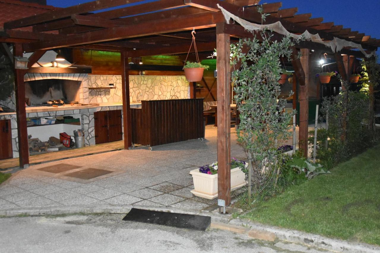 Apartments And Rooms Kod Eli 拉夫纳格拉 外观 照片